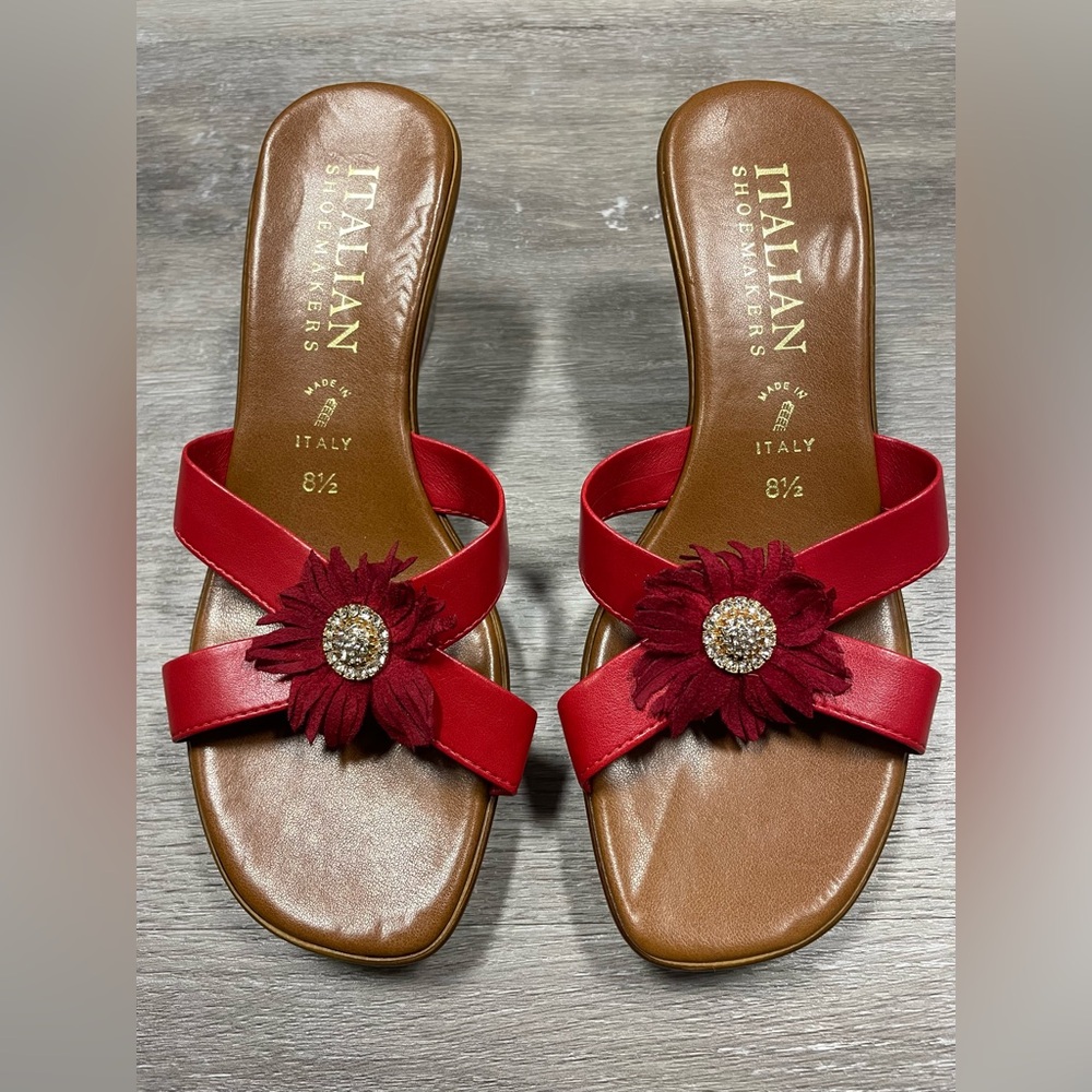 Italian Shoemakers red wedge sandals rhinestone floral accent Women’s Size 8.5